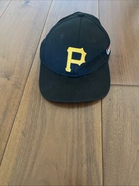 Pirates Kids Black Baseball Cap with Yellow 'P' Embroidered Logo